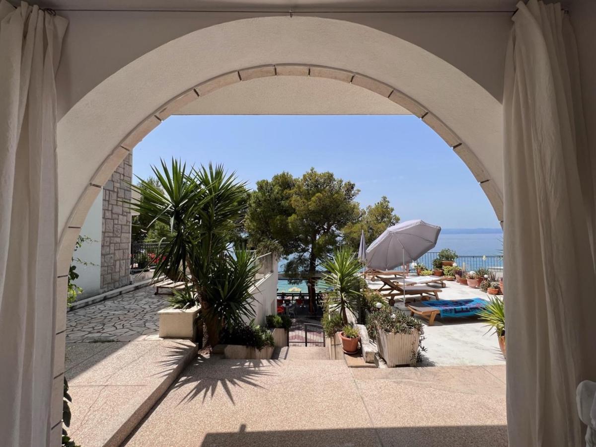 Beachfront Comfort Apartment Nives Tučepi Eksteriør bilde